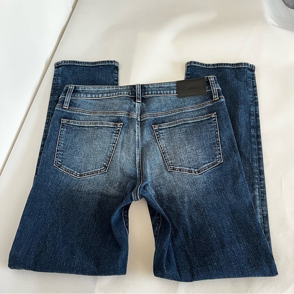 Express Size 32 X 32  Blue Wash Slim Straight Jeans